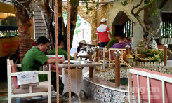 'Xả thân' đỡ mã tấu giúp bạn gái, nam thanh niên trọng thương