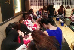 Triệt phá ổ nhóm tội phạm chuyên 'ép buộc' gái mới lớn vào phục vụ tại các quán karaoke