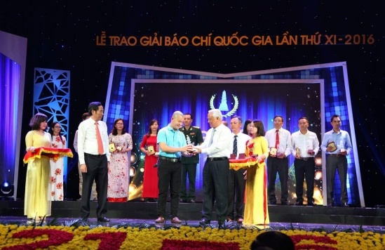 phong vien bao plxh nhan giai c giai bao chi quoc gia lan thu xi