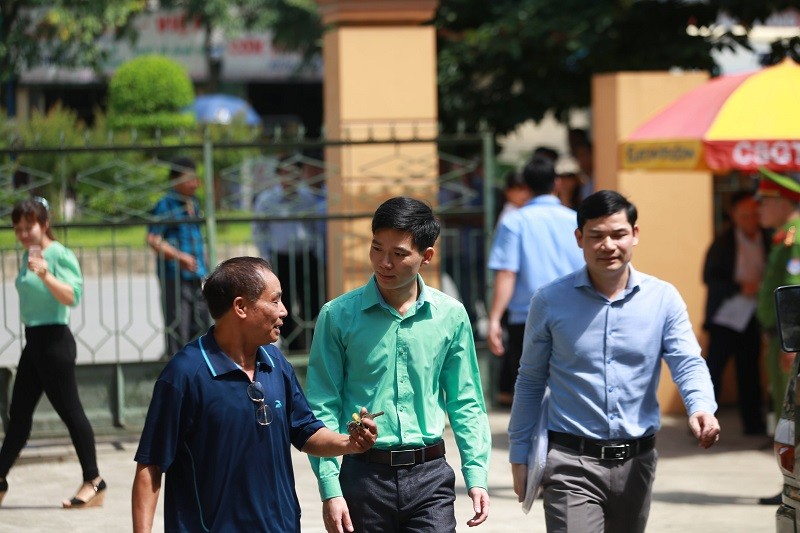 tra ho so vu xu bs hoang cong luong bo y te hoan nghenh phien toa cong tam