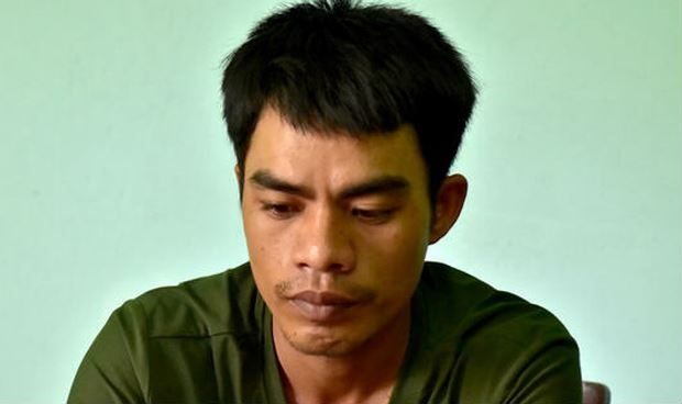 9x cam sung nhua 20000 dong di cuop tai san