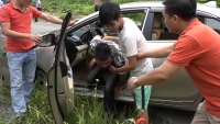 ta hoa phat hien nguoi chet cua quay duoi lop chan phu