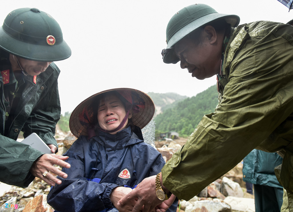 canh tang thuong o gia dinh co chong bi lu cuon di truoc mat vo