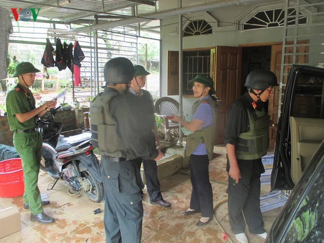 kham nghiem hien truong khu nha cac doi tuong truy na o long luong