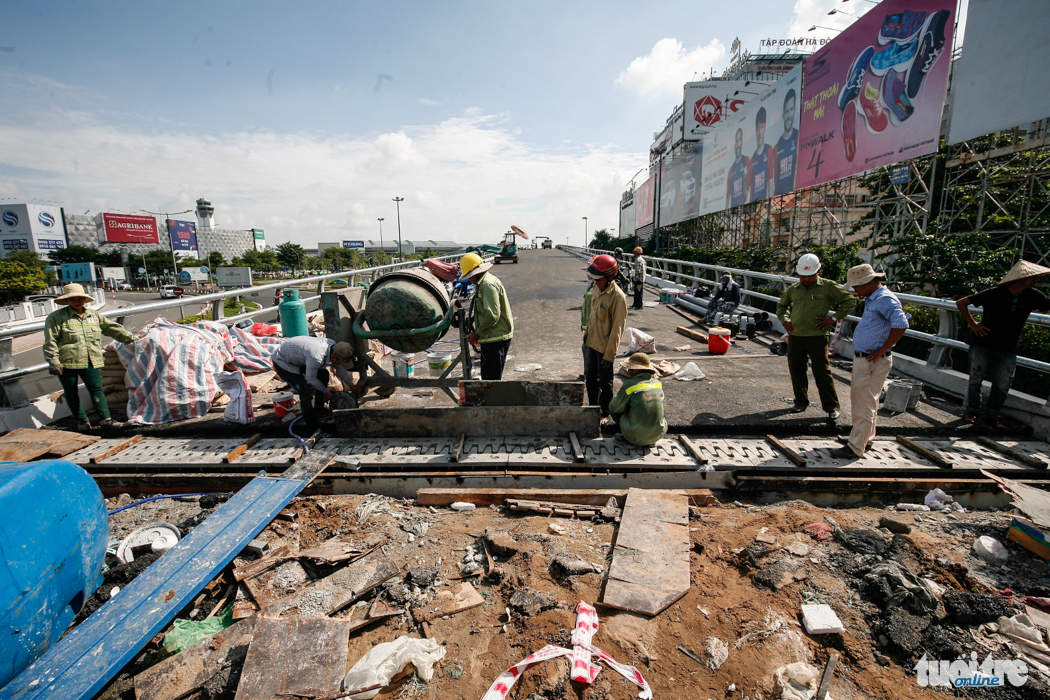 hai cau vuot cua ngo tan son nhat truoc ngay thong xe