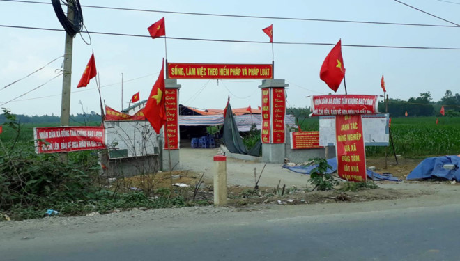 truy to 14 cuu can bo giao dat sai o dong tam