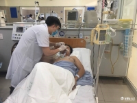 co giao bi liet sau khi tiem bvdk tinh ha giang do loi tai nguoi benh