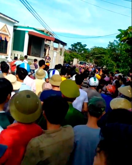 quang binh 2 thanh nien bi vay danh vi nghi bat coc tre