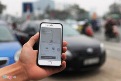 Hà Nội cấm dịch vụ đi chung xe của Uber, Grab