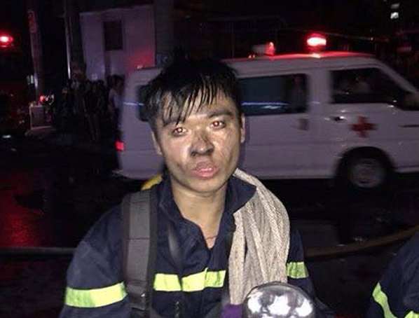 trong bien lua cau hoi cua nguoi dan khien dai uy cuu hoa dung hinh