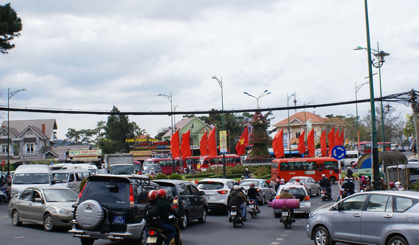 vi sao da lat la thanh pho duy nhat ca nuoc khong co den xanh den do