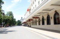 clip thu nghiem rang tom tren yen xe may ngay ha noi nong ky luc