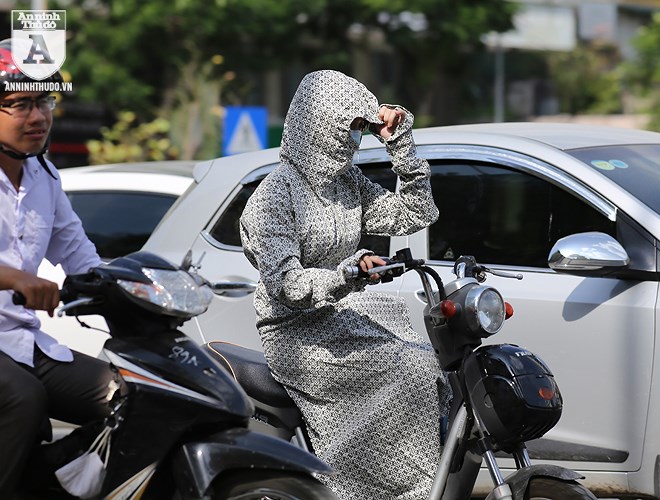 Nắng nóng kéo dài, lại lo nguy cơ tai nạn giao thông cho những 'ninja' đi xe máy nang nong keo dai lai lo nguy co tai nan giao thong cho nhung ninja di xe may