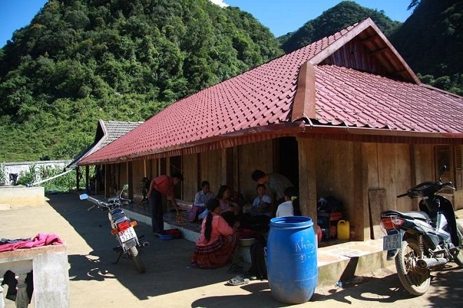 trum ma tuy khoac sung lan lung luu dan di an co dao ham tron na ngay tai nha minh