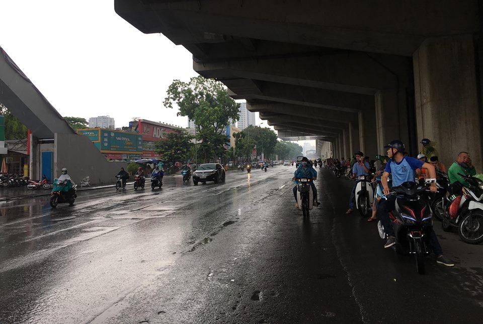 tran mua lon giup chao lua ha noi ha nhiet