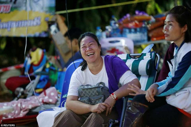 doi bong nhi thai lan bi mac ket trong nay hoi lanh ti thoi nhung dung lo cho con nhe