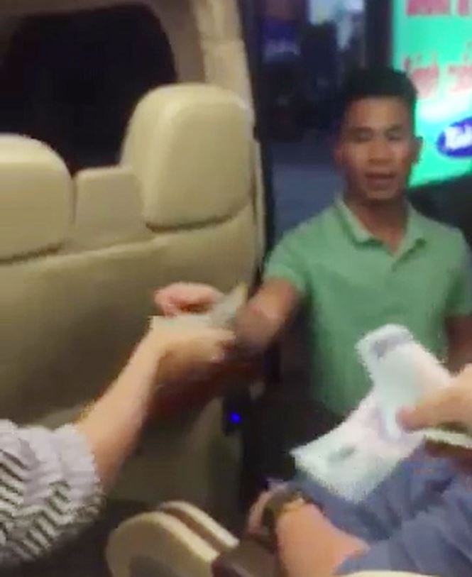 theo chan nhung chiec xe vua khi khach san thanh ben xe tra hinh