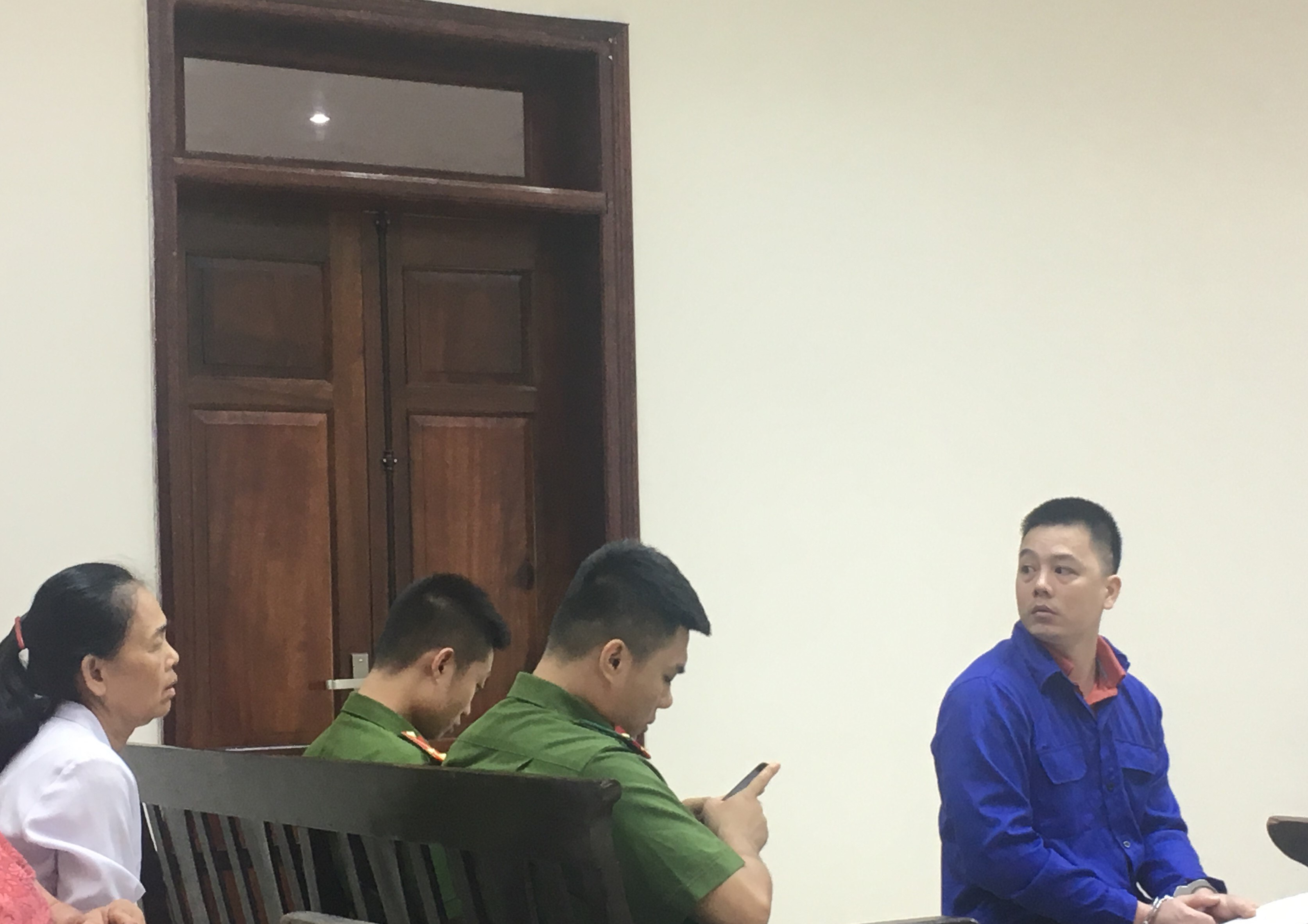 y an so tham 24 thang tu cao manh hung dam o tre em me bi hai khong dong tinh