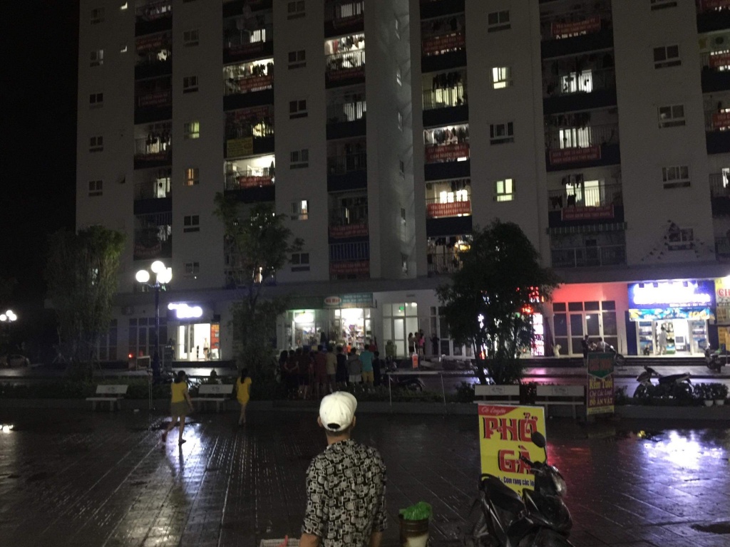 ha noi nguoi phu nu tre that co con va chau tu vong