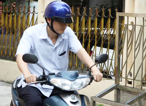 Ông Vũ Trọng Lương được sếp đưa chìa khóa phòng giữ bài thi ong vu trong luong duoc sep dua chia khoa phong giu bai thi
