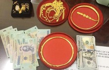 Trà trộn làm khách dự đám cưới cuỗm túi đựng tiền, vàng của cô dâu