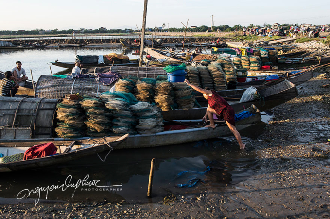 ve dep thanh binh cua lang chai hue tren bao nuoc ngoai