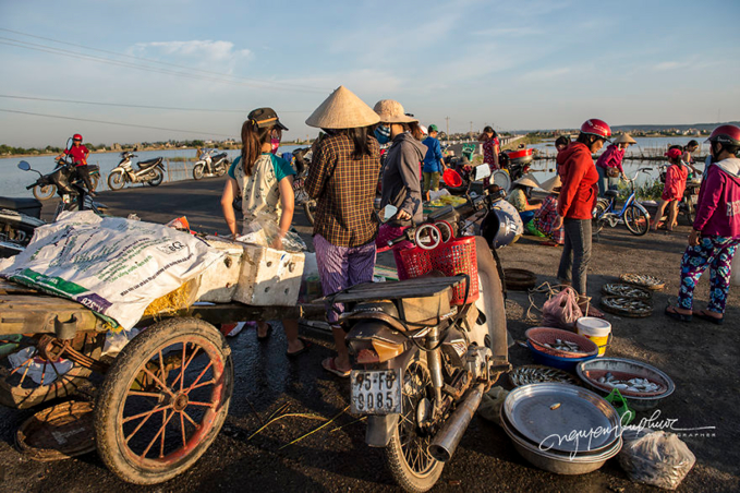 ve dep thanh binh cua lang chai hue tren bao nuoc ngoai
