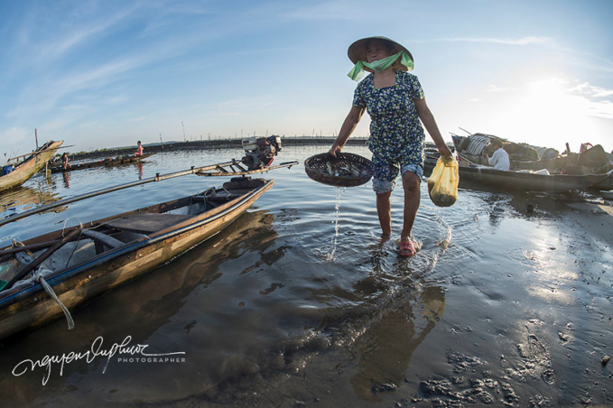 ve dep thanh binh cua lang chai hue tren bao nuoc ngoai