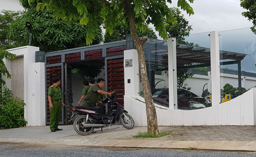 kham xet nha ong tram be va phan huy khang
