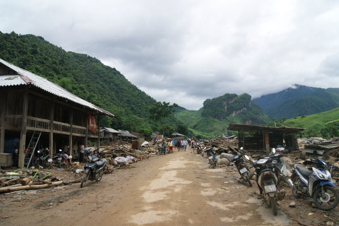 muong la 5 ngay sau lu lich su ngon ngang dat da cui go