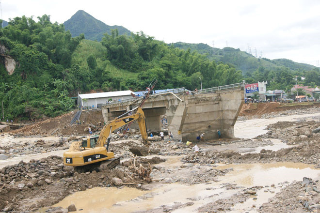 muong la 5 ngay sau lu lich su ngon ngang dat da cui go