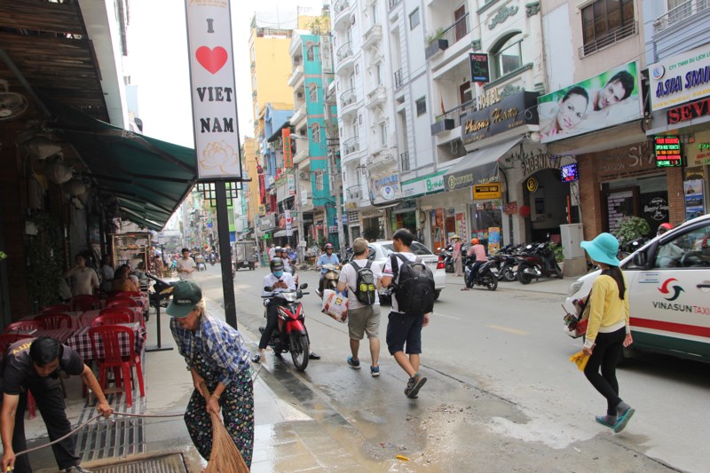 can canh pho di bo bui vien truoc ngay khai truong