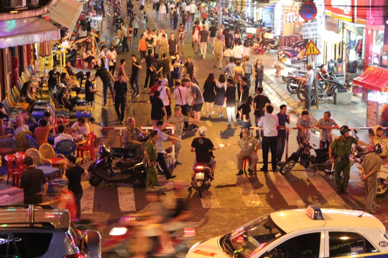 can canh pho di bo bui vien truoc ngay khai truong
