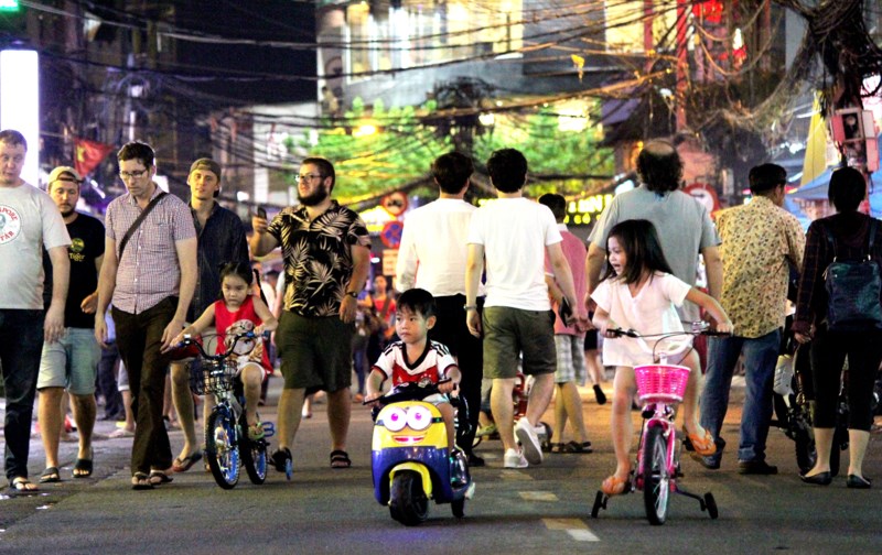 can canh pho di bo bui vien truoc ngay khai truong