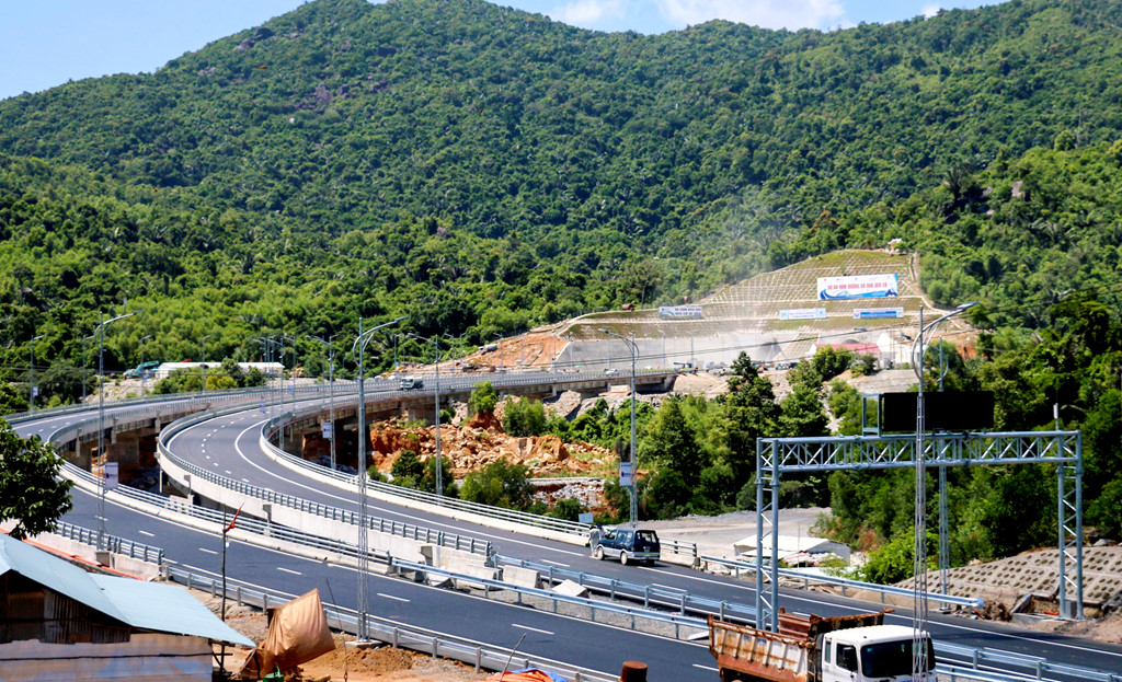 can canh ham duong bo hon 11000 ty dong noi khanh hoa phu yen
