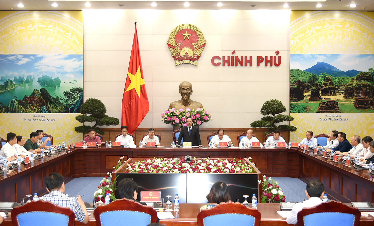 thu tuong loai khoi bo may can bo khong chiu cai cach