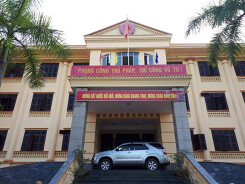 Cả 3 vụ kiện Chủ tịch tỉnh Lào Cai bất ngờ bị tạm đình chỉ, người dân phản ứng gay gắt