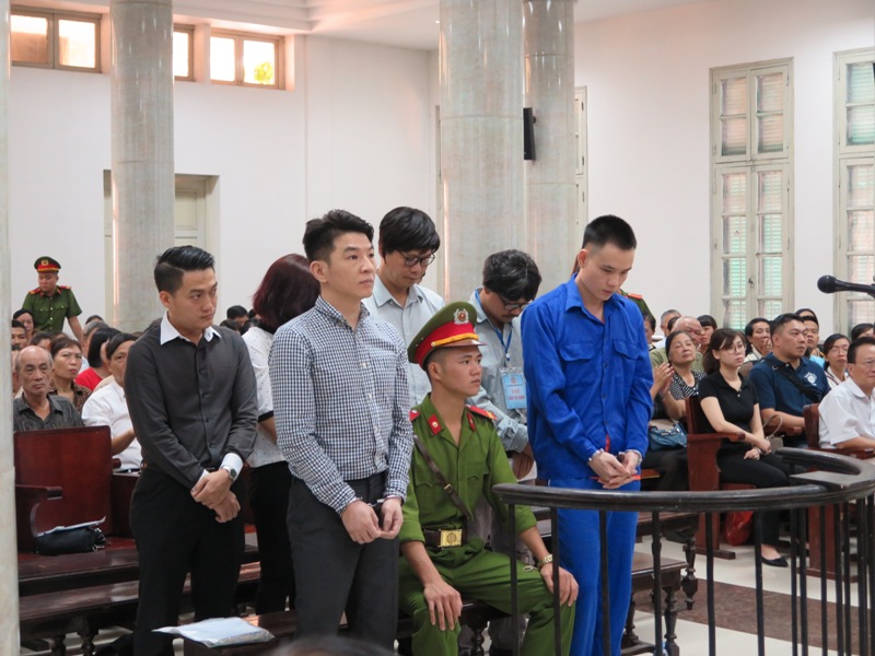 xet xu vu san vang ao khai thai lat tay nhieu ong chu ngam