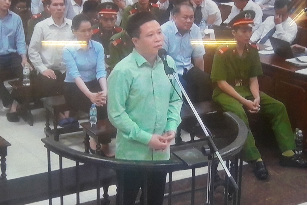 truc tiep phien toa vu ha van tham chieu 298 bi dieu tra nhan vien lai xe moi biet minh la tong giam doc