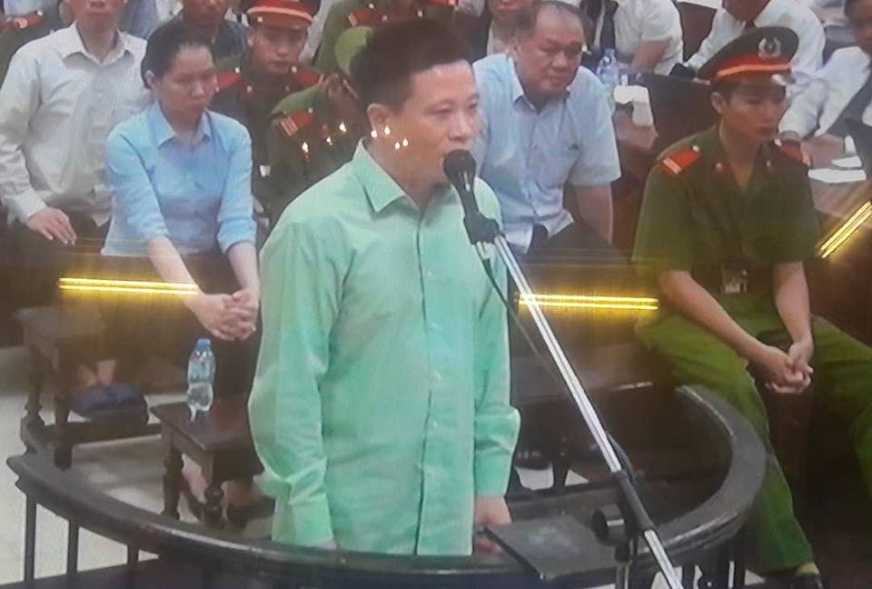 truc tiep phien toa vu ha van tham sang 308 loi khai trong nuoc mat cua dien vien quynh tu