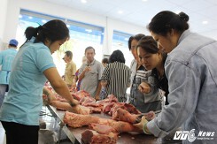 Tăng thuế VAT lên 12%: 'Người nghèo không bị ảnh hưởng'