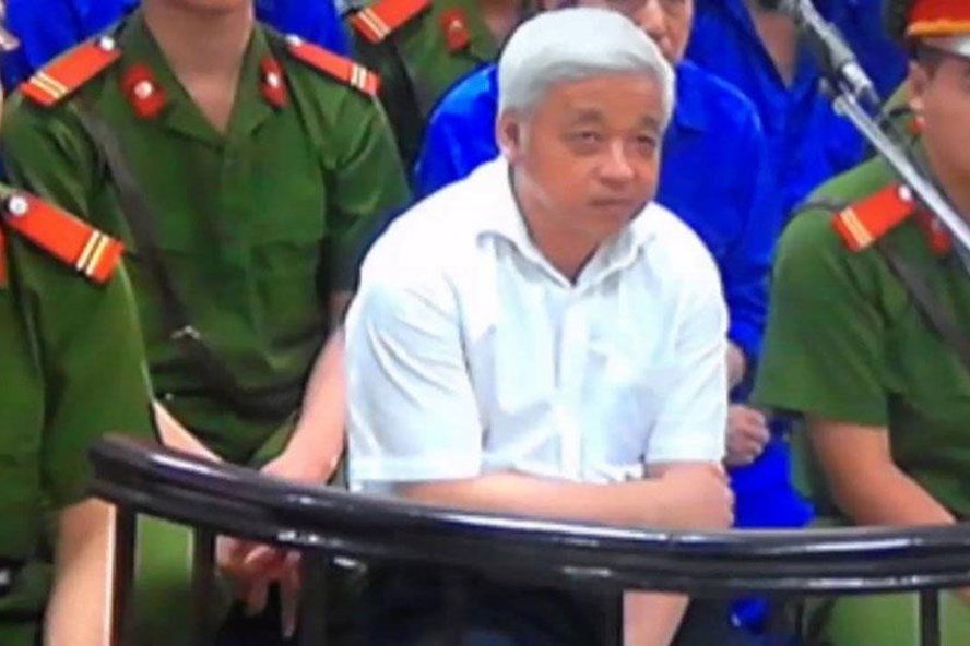 bau kien om dau nam tu ly xuan hai am tham khi man han