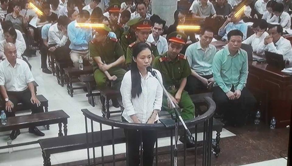 truc tiep phien toa vu ha van tham sang 318 nu pho tong giam doc oceanbank khoc keu oan