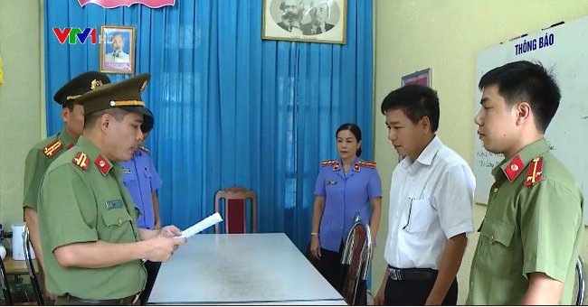 16 dia cd chua du lieu bai thi goc bi tieu huy tai nghia trang o son la