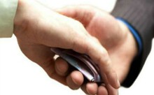 Đội trưởng điều tra nhận hối lộ để 'chạy án' giao cấu