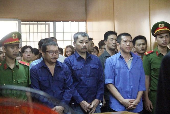 xu vu mua ban logo xe vua khong ai bi truy to toi nhan hoi lo