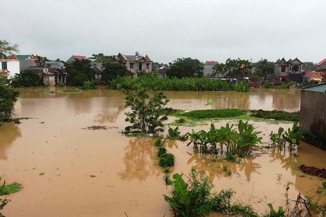 nuoc dang cao khong ngung tp thanh hoa di doi 7000 dan
