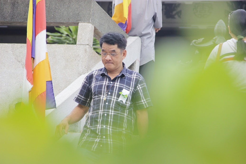 nguoi sai gon len chua mua vu lan bao hieu