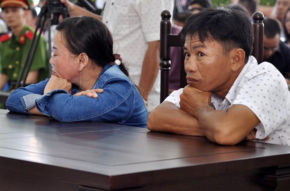 chiec nhan cuoi duoc giu lai cung noi dau cua nhung dua tre