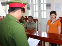 phan no clip bao mau giat lac quang quat be 10 thang tuoi nhu do choi